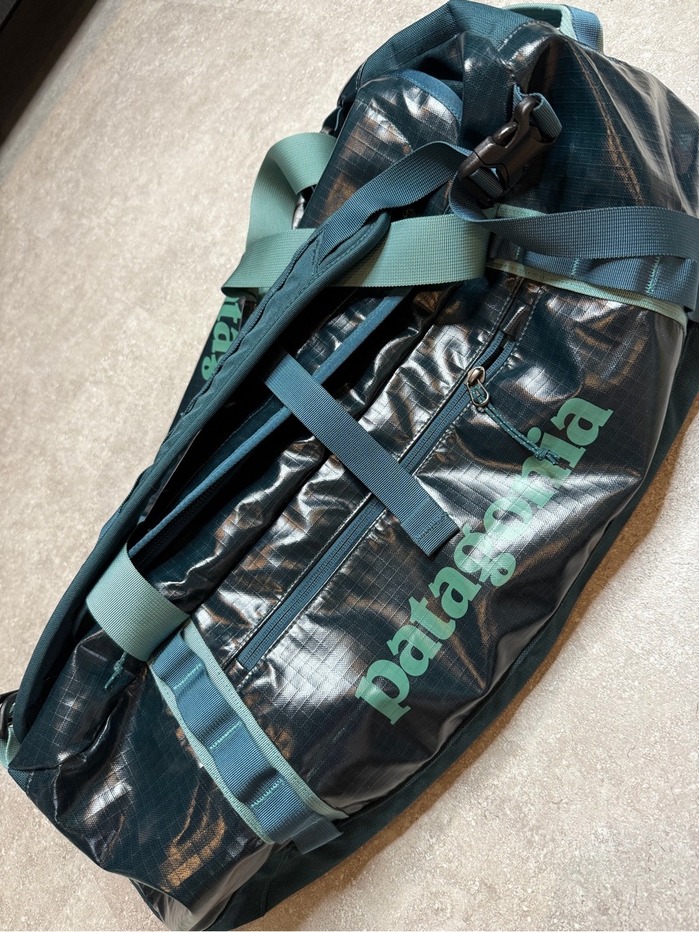 Patagonia Black Hole Duffle 60L in blue teal waterproof hiking camping backpack - Picture 8 of 16